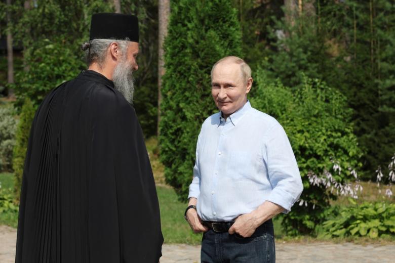 Владимир Путин в ходе посещения Спасо-Преображенского Валаамского ставропигиального мужского монастыря