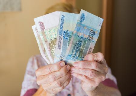 Голая старушка в поисках пенсии пугает жителей Новороссийска