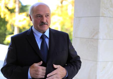 Лукашенко указал на неполноценность Украины на фоне скандала с законами