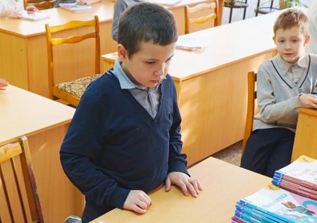 Лафа закончилась? Детей мигрантов хотят лишить бесплатного обучения, детали