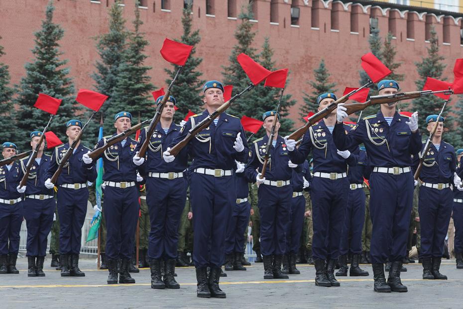 Празднование 95-й годовщины со дня образования Воздушно-десантных войск России на Красной площади в Москве