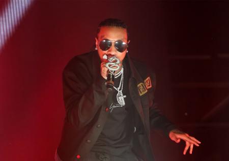 Десантнику пришлось переодеться, чтобы попасть на концерт рэпера Tyga