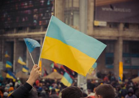 Во Франции отреагировали на вспыхнувшие на Украине протесты