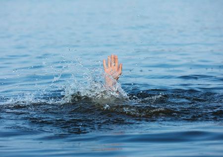 В Краснодарском крае водой с моста снесло четырех человек