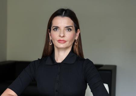 Митингующие растянули гигантский баннер в поддержку Гуцул
