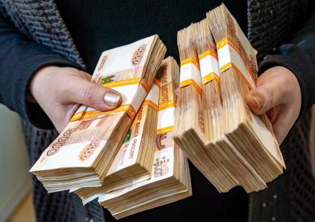 Россияне из трех регионов внезапно стали мультимиллионерами