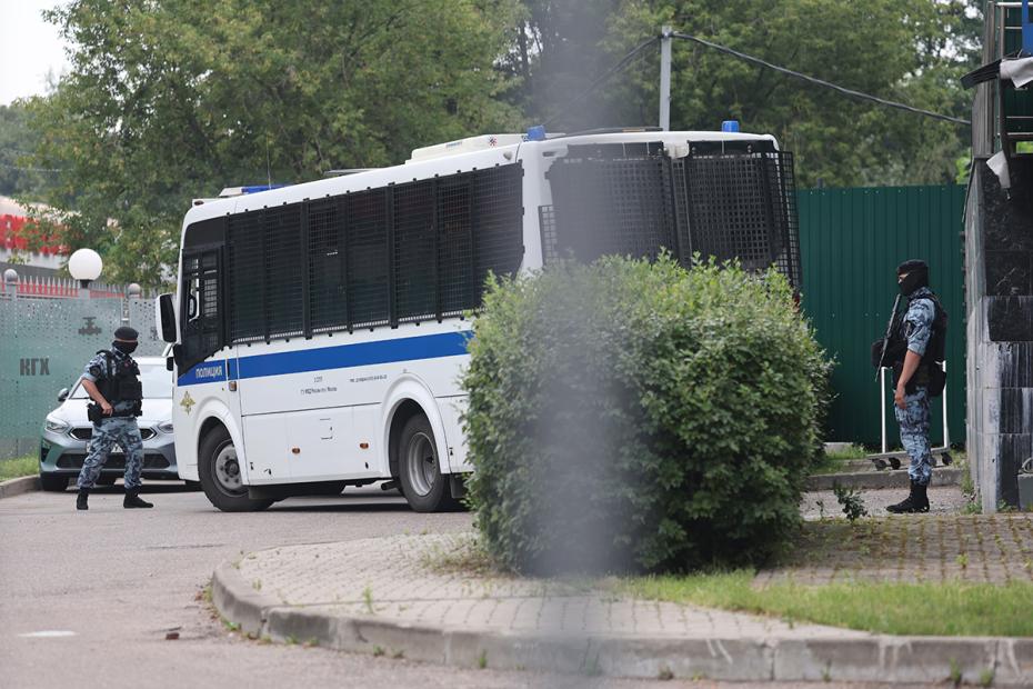 Обстановка у здания Мосгорсуда, где проходит рассмотрение уголовного дела о теракте в «Крокус Сити Холле»