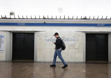 В метро Петербурга объяснили требование о проверке гаджетов
