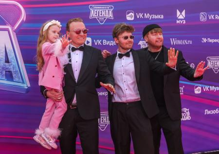 Жена звезды «Битвы экстрасенсов» рассекретила беременность