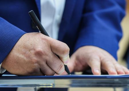 ЛУКОЙЛ подписал соглашение с производителем техники LGCE в Китае