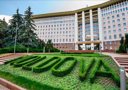 Лидеры двух крупных стран посетят Молдавию в конце лета