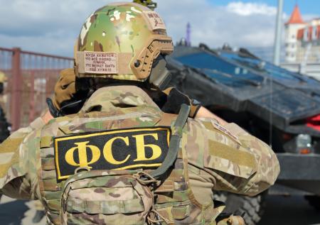 ФСБ задержала россиянина за подготовку покушения на главу предприятия ОПК