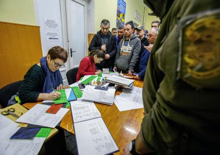 «Отморозки». Украина бунтует против ТЦК и мобилизации. Что ждет Зеленского