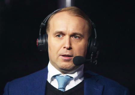 Комментатор Казанский назвал большой утратой смерть диктора Плешакова