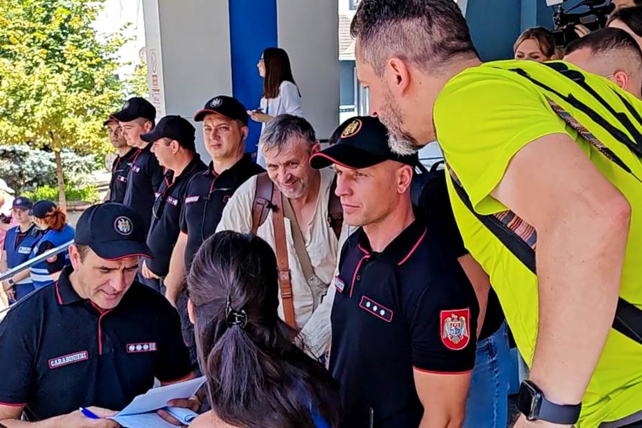 Молдавия. Кишинев. Обстановка у здания районного суда Кишинева, где вынесен вердикт по одному из уголовных дел против главы Гагаузской автономии Евгении Гуцул, которое касается финансирования оппозиционной партии «Шор»