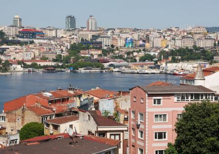 Туроператор сравнил стоимость отдыха в Абхазии и Турции