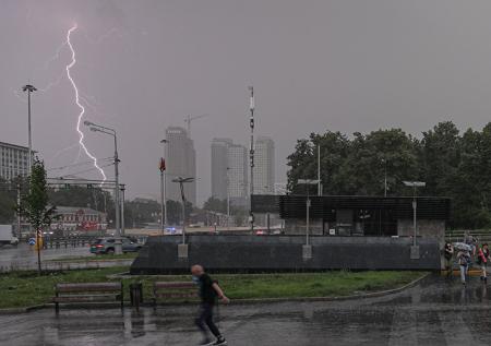Погода в Москве в среду, 6 августа: ждать ли ливни и сильный ветер