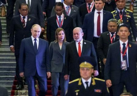 Путин и король Малайзии продолжили переговоры за обедом