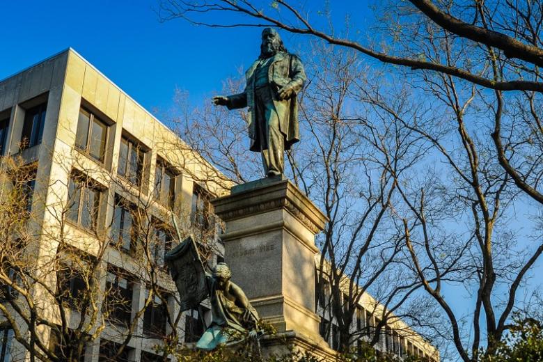 Памятник Альберту Пайку