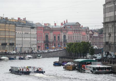 Туристы стали реже ездить в один из популярнейших городов России