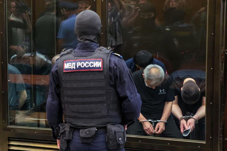 Обвиняемые перед началом заседания 2-го Западного окружного военного суда по рассмотрению по существу уголовного дела о теракте в концертном зале «Крокус Сити Холл»