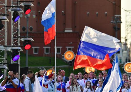 «Это смешно»: теннисист из США призвал вернуть флаг спортсменам из России