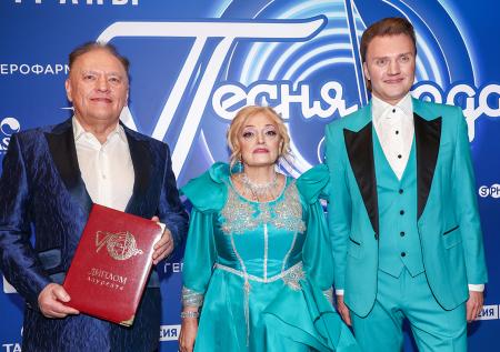 Кто муж и сын Кадышевой, кому посвящена песня «Плывет веночек»