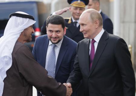 Душевное прощание Путина с президентом ОАЭ попало на видео