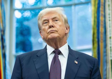 Трамп призвал к отставке главы крупнейшей в мире технологической корпорации