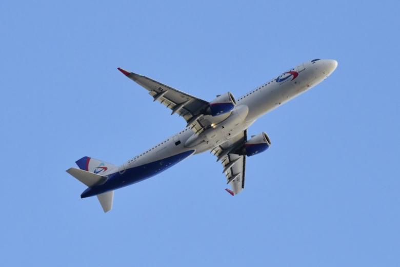 Самолет Airbus A321 авиакомпании «Уральские авиалинии»