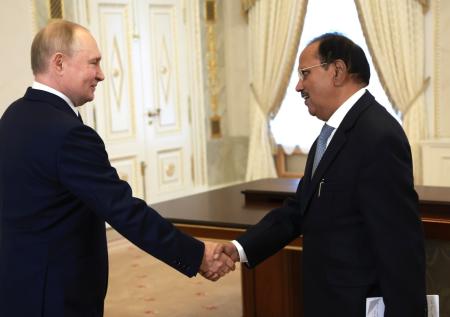 Путин принял в Кремле гостя из Азии
