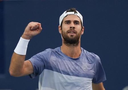 Российский теннисист Хачанов вышел в финал Masters в Торонто