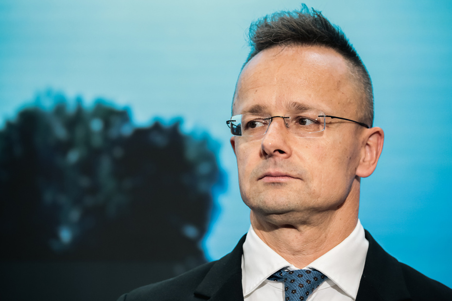 Петер Сийярто