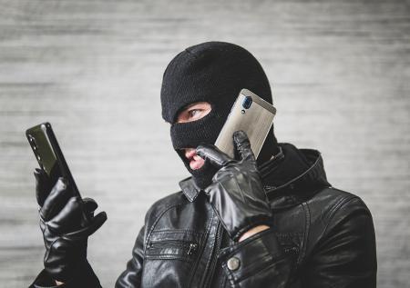 Телефонные мошенники лишили всех средств западного журналиста