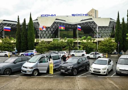 В аэропорту Сочи вновь ввели ограничения