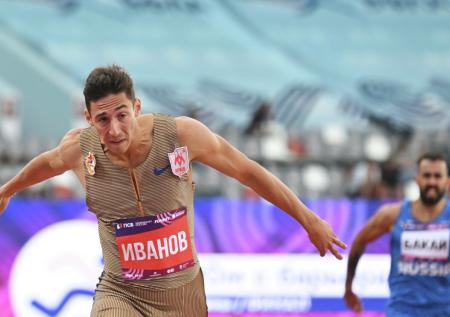 Спортсмена-рекордсмена увезли на коляске после забега