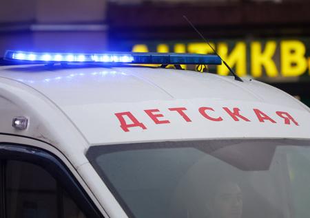 В Сосновом Бору двухлетний мальчик выпал из окна третьего этажа