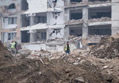 Землетрясение магнитудой 6,1 обрушило жилые здания в турецком Балыкесире