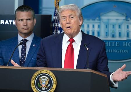 Трамп заявил о решимости усадить за стол переговоров Путина и Зеленского