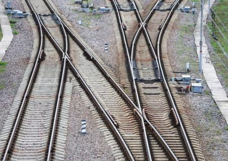 Уснувший на рельсах житель Ленобласти попал под поезд и остался жив