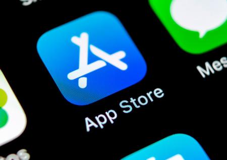 Маск обвинил Apple в нарушении антимонопольных законов в сфере ИИ