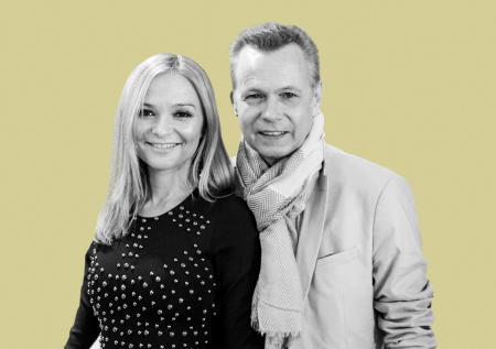 «Хочу лечь рядом с ним»: вдова Левкина о смерти мужа, дочках и потере слуха