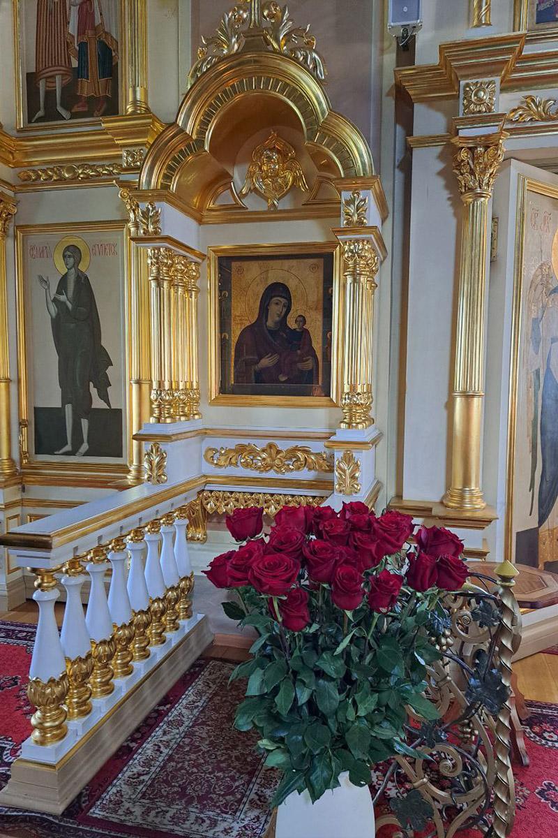 Убранство в храме Святой Живоначальной Троицы