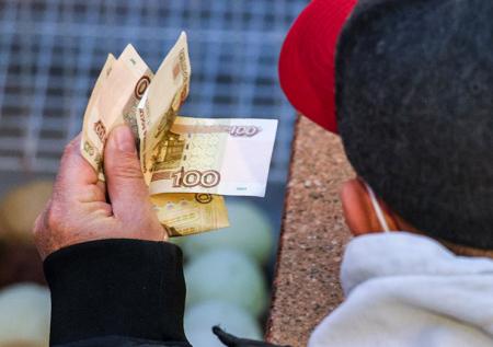 Россиянам рассказали, когда продавец вправе требовать оплату наличкой