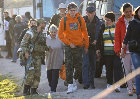 Киев расширяет принудительную эвакуацию семей в северной части ДНР