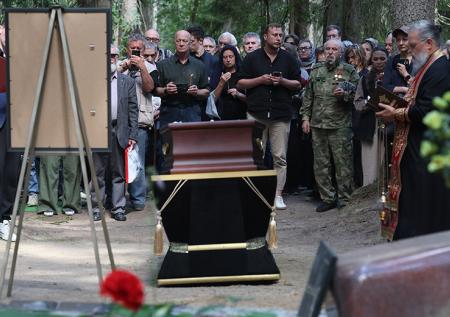 Ивана Краско проводили в последний путь: фото с похорон артиста в Комарово