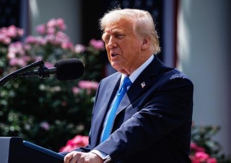 Стало известно, о чем Трамп уведомил Зеленского перед встречей с Путиным