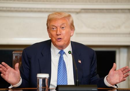 Трамп раскрыл, на кого хочет переложить вопрос урегулирования на Украине
