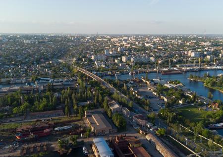 Жители Херсона «пристраивают» свое жилье за копейки