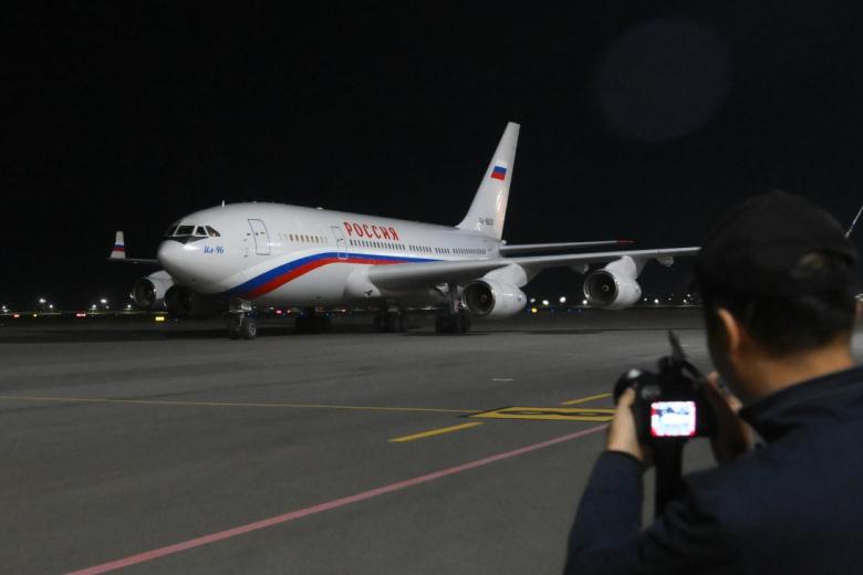 Самолет Ил-96 специального летного отряда «Россия»